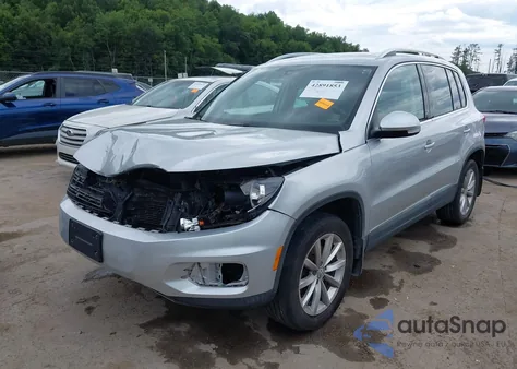 2017 Volkswagen Tiguan 2.0T Wolfsburg Edition z USA, uszkodzony, nr VIN WVGSV7AX9HW504047